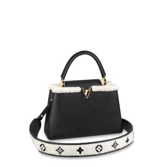 Capucines MM Bag