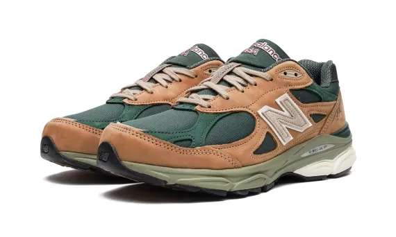 990V3 Made in USA - Tan / Green