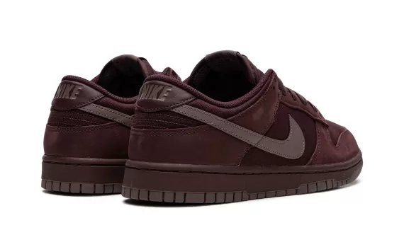 Dunk Low - Burgundy Crush