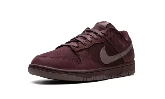 Dunk Low - Burgundy Crush